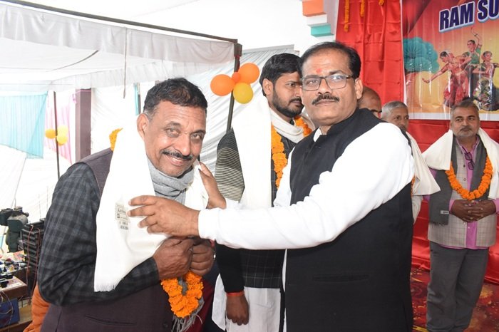 माल्यार्पण समारोह